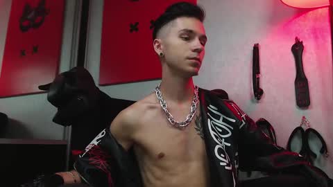 Snapshot of joseph__quinn chatting on 03-10-25, 11:10 Master Joseph online show from 03-10-25, 11:10