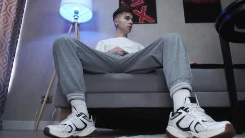 Snapshot of joseph__quinn chatting on 11-12-25, 05:19 Master Joseph online show from 11-12-25, 05:19