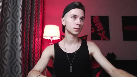 Snapshot of joseph__quinn chatting on 11-30-25, 11:47 Master Joseph online show from 11-30-25, 11:47