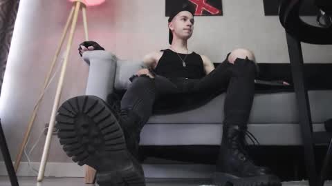 Snapshot of joseph__quinn chatting on 12-02-25, 07:25 Master Joseph online show from 12-02-25, 07:25