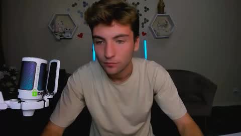 joseph_bear_ online show from 09-12-25, 07:14