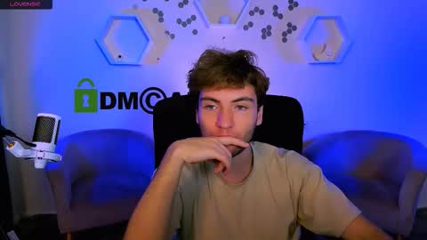 joseph_bear_ online show from 11-23-25, 08:52