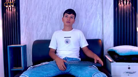 Snapshot of joseph_gonzalez chatting on 12-14-25, 03:01 Joseph Gonzalez online show from 12-14-25, 03:01