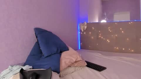 Josephine online show from 03-26-26, 02:44