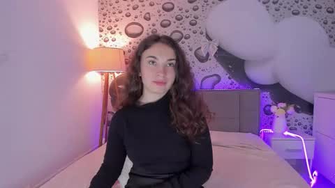 Snapshot of josephinerowe chatting on 04-05-26, 12:24 Josephine online show from 04-05-26, 12:24