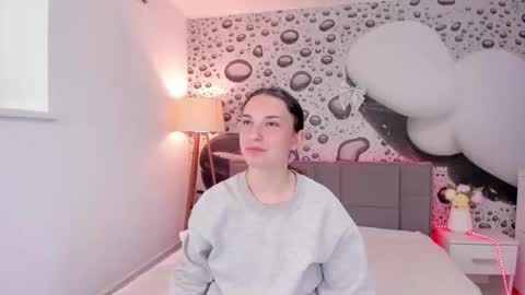 Snapshot of josephinerowe chatting on 04-10-26, 12:21 Josephine online show from 04-10-26, 12:21