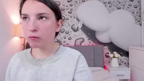 Snapshot of josephinerowe chatting on 04-17-26, 12:19 Josephine online show from 04-17-26, 12:19