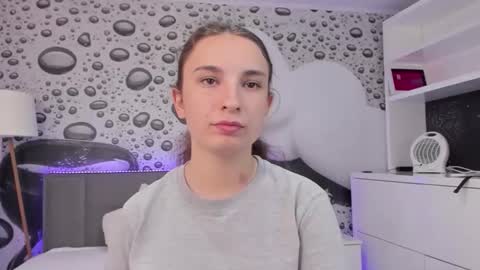 Snapshot of josephinerowe chatting on 05-08-26, 12:10 Josephine online show from 05-08-26, 12:10