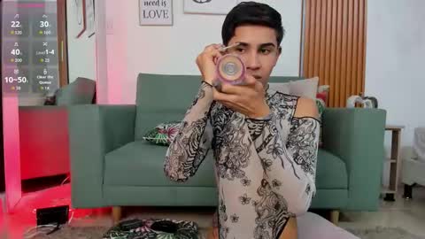 Snapshot of joshua_sanz chatting on 10-10-25, 03:38 Joshua Sanz online show from 10-10-25, 03:38