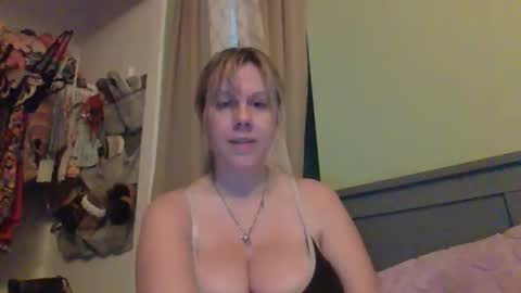 Lana Caruso online show from 11-23-25, 02:33