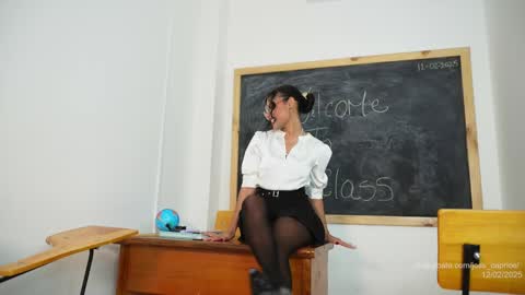 Snapshot of joss_caprice chatting on 02-12-25, 12:44 Joss online show from 02-12-25, 12:44