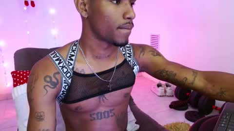 Snapshot of josua_bigcock chatting on 12-04-25, 06:38 Josua online show from 12-04-25, 06:38