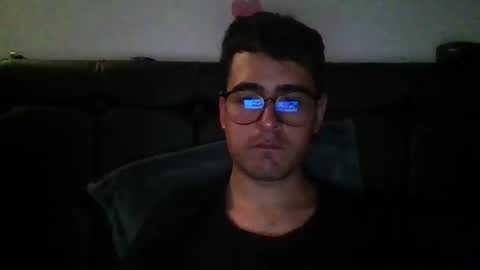 Snapshot of josux8 chatting on 12-17-25, 04:07 josux8 online show from 12-17-25, 04:07