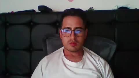 Snapshot of josux8 chatting on 01-15-26, 04:44 josux8 online show from 01-15-26, 04:44