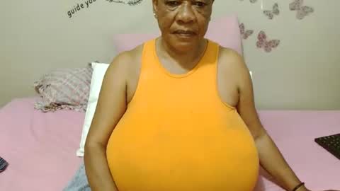 Snapshot of joycemando chatting on 02-16-25, 04:31 DairyQueen online show from 02-16-25, 04:31