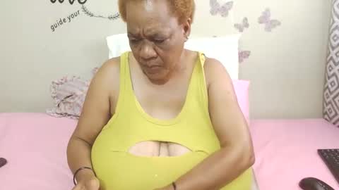 Snapshot of joycemando chatting on 02-28-25, 10:41 DairyQueen online show from 02-28-25, 10:41