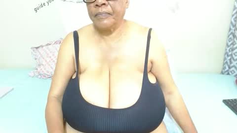 Snapshot of joycemando chatting on 10-11-25, 07:07 DairyQueen online show from 10-11-25, 07:07