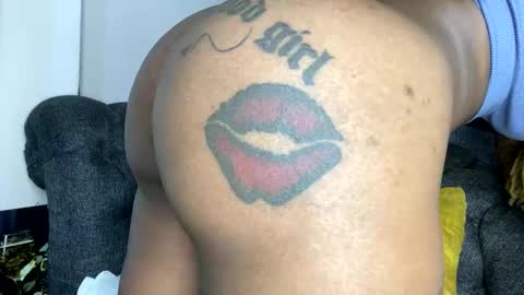 Butterflyass online show from 11-17-25, 02:17