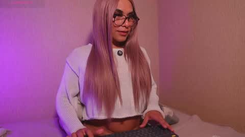 Danae online show from 05-15-26, 11:45