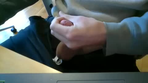 jpguy1989 online show from 12-21-24, 06:34