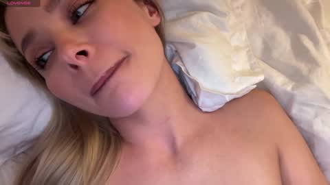 Snapshot of js_girls chatting on 12-04-24, 05:44 Jennie and Sophia online show from 12-04-24, 05:44