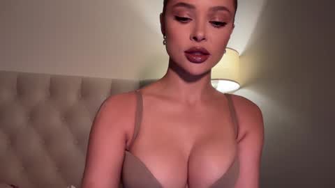 Snapshot of js_girls chatting on 01-26-25, 06:16 Jennie and Sophia online show from 01-26-25, 06:16