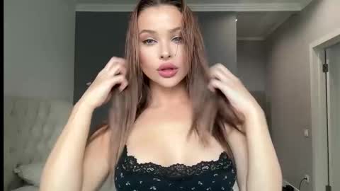 Snapshot of js_girls chatting on 10-09-25, 10:24 Jennie and Sophia online show from 10-09-25, 10:24