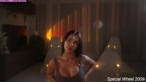 Snapshot of jseductiveart chatting on 11-21-25, 07:12 Jennifer Diaz online show from 11-21-25, 07:12