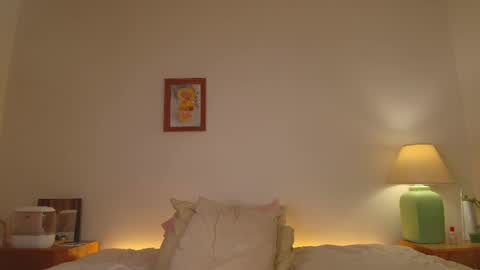 Jsmine  and sometimes Beaulooks online show from 02-18-25, 09:20