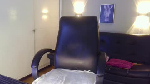 Josneidy  Jos   online show from 01-04-25, 03:40