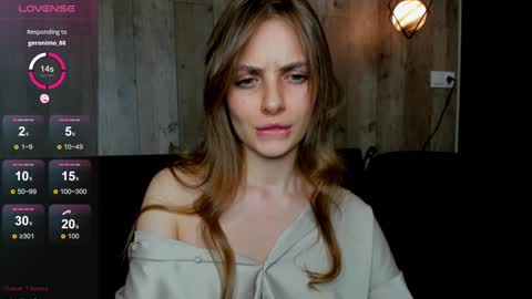 Julia and Julia online show from 02-07-25, 05:29