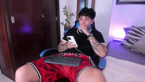 juan_alvarez18 online show from 09-09-25, 03:28