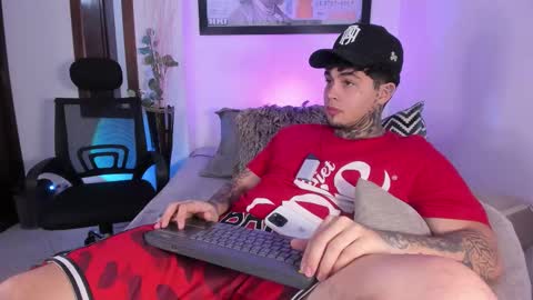 juan_alvarez18 online show from 10-04-25, 05:16