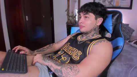 juan_alvarez18 online show from 11-20-25, 05:12