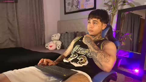 juan_alvarez18 online show from 02-27-26, 04:34