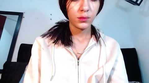    online show from 12-18-25, 12:00