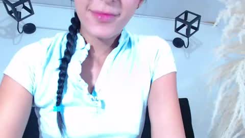 Snapshot of juan_and_luciana chatting on 07-28-26, 06:20 online show from 07-28-26, 06:20