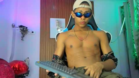 juan_contreras7 online show from 09-18-25, 11:34