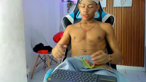 juan_contreras7 online show from 09-25-25, 12:20