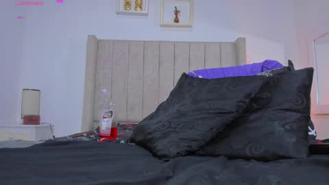 Lau   follow  online show from 02-08-25, 10:08