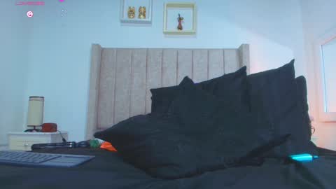 Lau   follow  online show from 02-15-25, 10:10