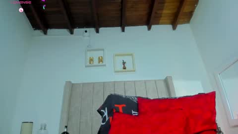 Lau   follow  online show from 02-24-25, 02:58