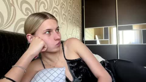 Snapshot of juanastrefeler chatting on 06-04-26, 06:08 Lola online show from 06-04-26, 06:08