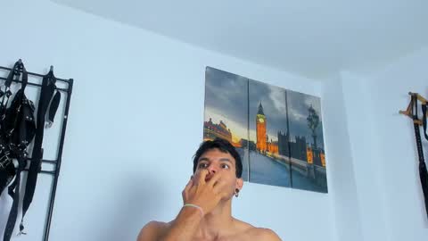 Juan Esteban online show from 10-12-25, 05:01