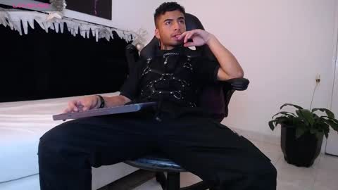 Snapshot of juancamilo66_ chatting on 12-29-24, 05:31 juancamilo66_ online show from 12-29-24, 05:31