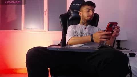 Snapshot of juancamilo66_ chatting on 02-18-25, 04:58 juancamilo66_ online show from 02-18-25, 04:58