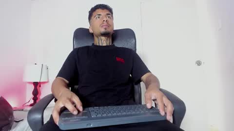 juancamilo66_ online show from 03-18-26, 06:55