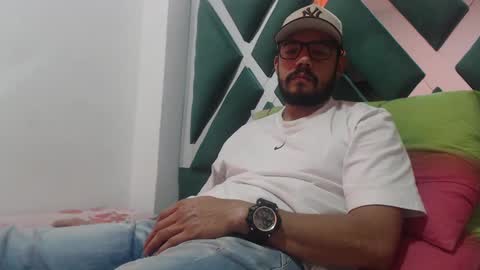 Snapshot of juanfe_style chatting on 09-12-25, 01:55 juanfe_style online show from 09-12-25, 01:55