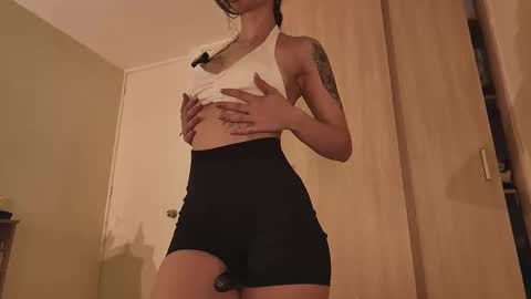 juanilla99 online show from 10-01-25, 04:40