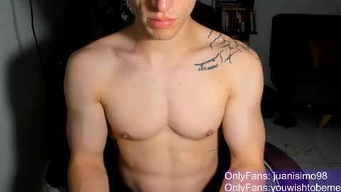 Snapshot of juanisimo_ chatting on 05-03-26, 01:22 JUANISIMO online show from 05-03-26, 01:22